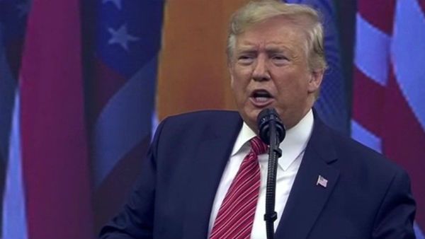 மோடியின் ஆட்சியின் கீழ் இந்தியா வேகமாக வளர்கிறது.. ஹவுடி மோடி நிகழ்வில் டிரம்ப் பெருமிதம்!