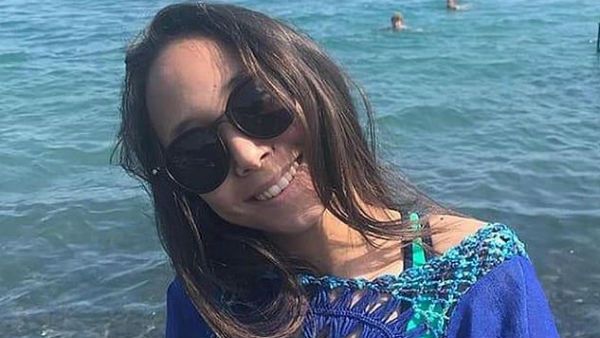 கொடுமை.. சார்ஜ் போட்டபடியே பாட்டு கேட்ட ஆல்வா.. வெடித்து சிதறிய செல்.. படுக்கையிலேயே போன உயிர்