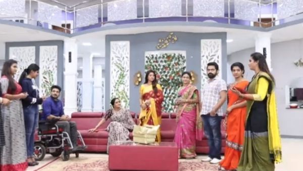 Aranmanai Kili Serial: வாசலில் கோலம் பார்த்து .. பெண்களின் மகிழ்ச்சி அறிவோம்
