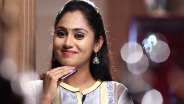 Ayudha ezhuthu serial: மொட்டாகவே இருந்த காதல் பூக்கும் தருணம்!