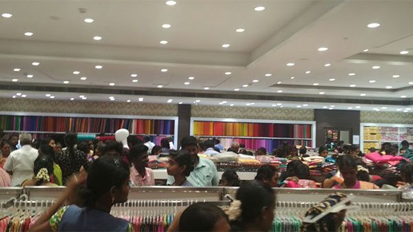 என் இனிய ஷாப்பிங் மக்களே.. ஜில்.. ஜங்.. ஜக்… நீங்க எப்படி பண்ணப் போறீங்க!