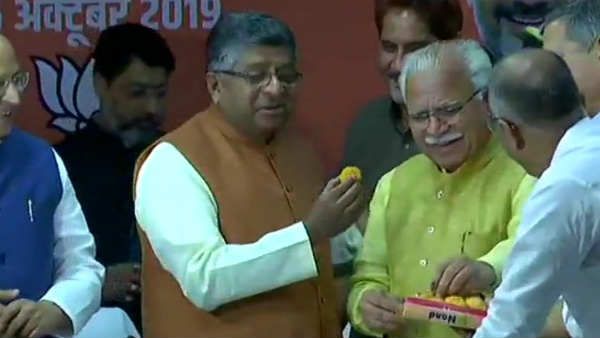 ஹரியானா: ஆட்சியமைக்க உரிமை கோரியது பாஜக.. கட்டார் முதல்வர், துஷ்யந்த் துணை முதல்வர்! நாளை பதவியேற்பு