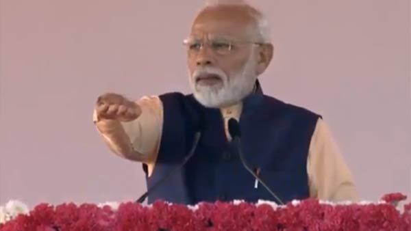 ஜம்மு காஷ்மீரின் 370-வது பிரிவு நீக்கத்தை வல்லபாய் பட்டேலுக்கு அர்ப்பணிக்கிறேன்: பிரதமர் மோடி