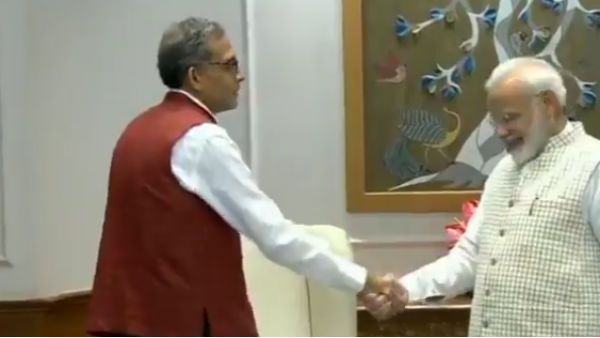 பிரதமர் மோடியுடன் நோபல் பரிசு பெற்ற பொருளாதார அறிஞர் அபிஜித் பானர்ஜி சந்திப்பு