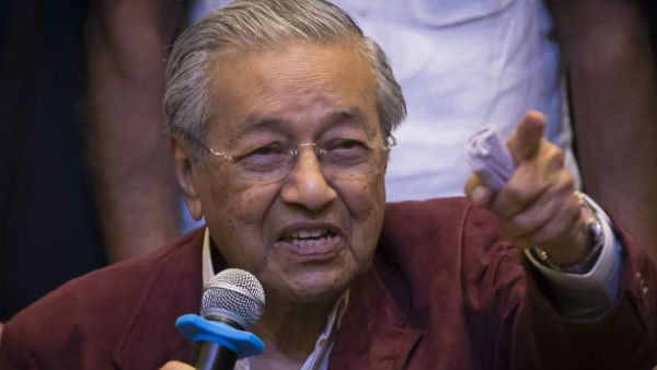 சட்டத்தின் அடிப்படையிலேயே புலிகளுடன் தொடர்பு வைத்திருந்தோர் கைது: மலேசியா பிரதமர் மகாதீர்