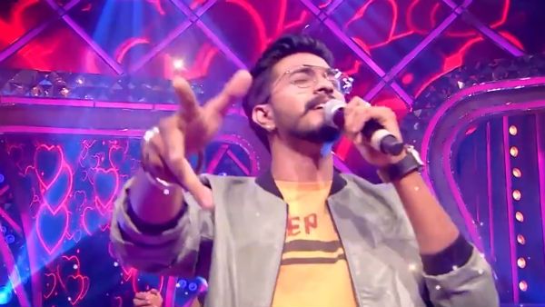 மக்களே ரெடியா.. விஜய் டிவியில் பிக் பாஸ் கொண்டாட்டம்.. முகேன் பாடுகிறார்!