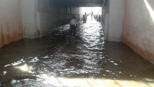 திண்டுக்கல் அருகே ரயில்வே சப்வே மீண்டும் கிணறானது... மேம்பாலத்துக்கு காத்திருக்கும் கிராமங்கள்!