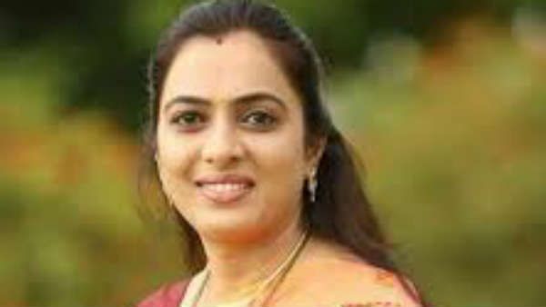 மகாராஷ்டிராவில் சுயேட்சை வேட்பாளரிடம் படுதோல்வி அடைந்த பாஜக மூத்த தலைவரின் மகள்!