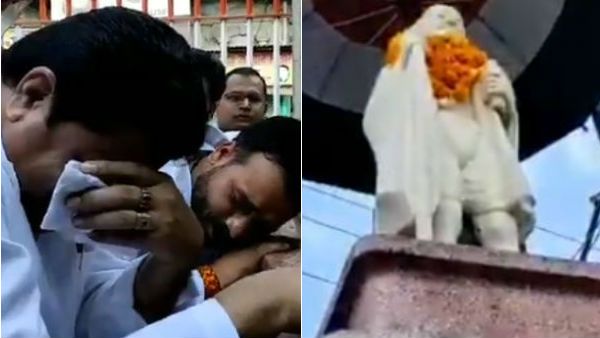 எங்களை விட்டு ஏன் தாத்தா போனீங்க.. காந்தி சிலை முன்பு குமுறிக் குமுறி அழுத சமாஜ்வாடி தலைவர்!