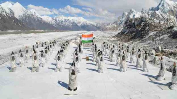 சியாச்சின் பனி மலை.. உலகின் மிக உயரமான போர்க்களம்.. சுற்றுலா பயணிகளுக்காக திறப்பு