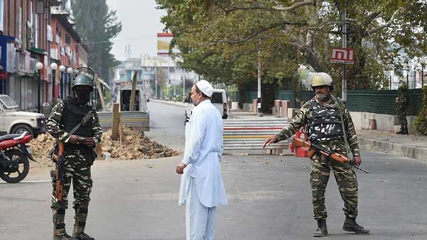 உறுதி அளித்த தலைவர்கள்.. ஜம்முவில் 2 மாதங்களாக வீட்டுக்காவலில் இருந்த அரசியல் தலைவர்கள் விடுவிப்பு