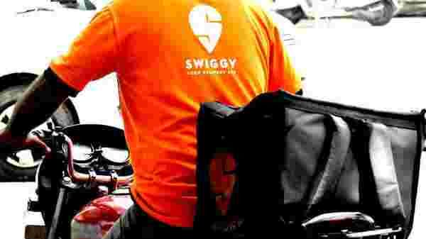 முஸ்லிம் இளைஞர் டெலிவரி செய்ததால் உணவை வாங்க மறுப்பு... ஸ்விக்கி நிறுவனம் போலீசில் புகார்