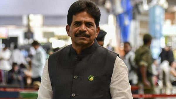 வெற்றிக்கொடி நாட்டிய கேப்டன் தமிழ்ச்செல்வன்... மராட்டிய மண்ணில் தமிழர் சாதனை