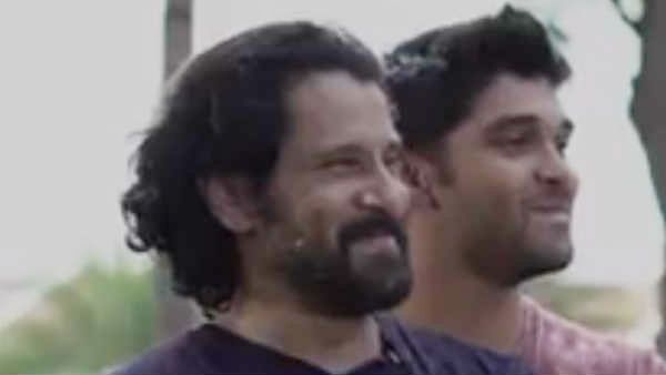 விக்ரம் வீட்டு தீபாவளி..தந்தையும் மகனும் நண்பர்களான தருணங்கள்!