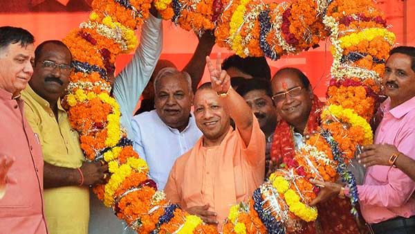 எதிர்க்கட்சிகள் கிளீன் போல்ட்.. உத்தர பிரதேசத்தில் சாதிக்க போகும் யோகி.. உற்சாகத்தில் பாஜகவினர்!