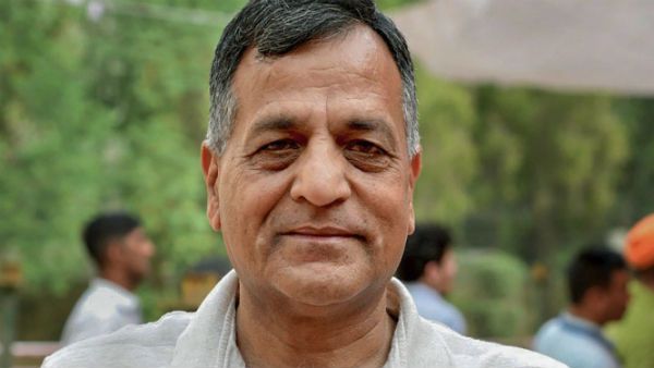 அதிகார துஷ்பிரயோகம் செய்தாரா? தேர்தல் ஆணையர் அசோக் லவாசாவை விசாரிக்க மத்திய அரசு திட்டம்!