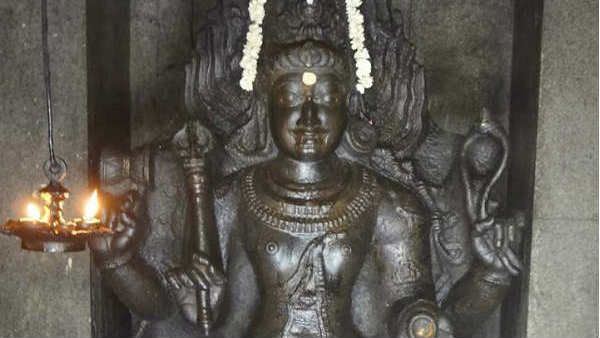 #காலபைரவாஷ்டமி 2019: தேய்பிறை அஷ்டமியில் காலபைரவரை ஏன் வணங்க வேண்டும் தெரியுமா