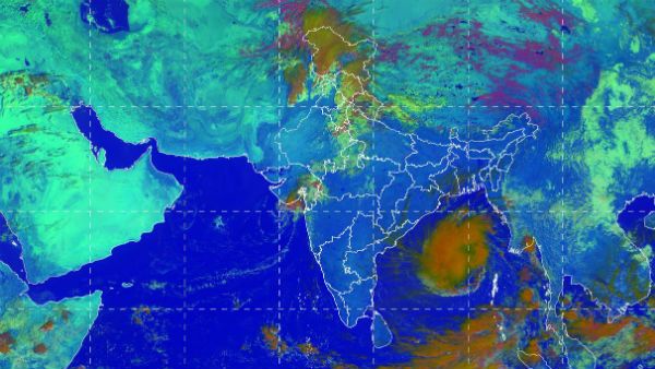 வலுவிழக்கும் மஹா புயல்.. தீவிர புயலாக மாறும் புல்புல்.. வெளுத்து வாங்க போகும் மழை.. எங்கு தெரியுமா?