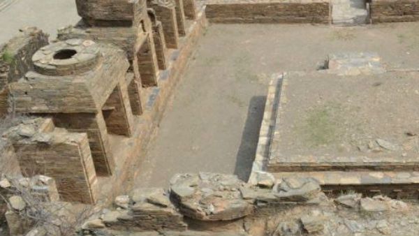 பாக். அகழாய்வில் 3,000 ஆண்டுகள் பழமையான நகரம்- பானைகள் , ஆயுதங்கள், நாணயங்கள் கிடைத்தன