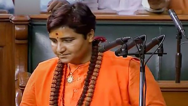 வதந்திகளை பரப்ப வேண்டாம்.. அவரின் மைக் வேலை செய்யவில்லை.. பிரக்யா கருத்துக்கு பாஜக விளக்கம்!