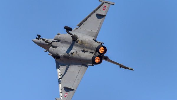 பிரான்ஸ் ஒப்பந்தம் முதல் ரிலையன்ஸ் டிபன்ஸ் வரை.. ரபேல் ஒப்பந்தமும் வழக்கும் கடந்து வந்த பாதை!