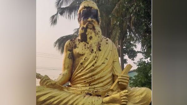 தஞ்சை பிள்ளையார்பட்டியில் திருவள்ளுவர் சிலை மீது சாணம் வீச்சு- தலைவர்கள் கண்டனம்