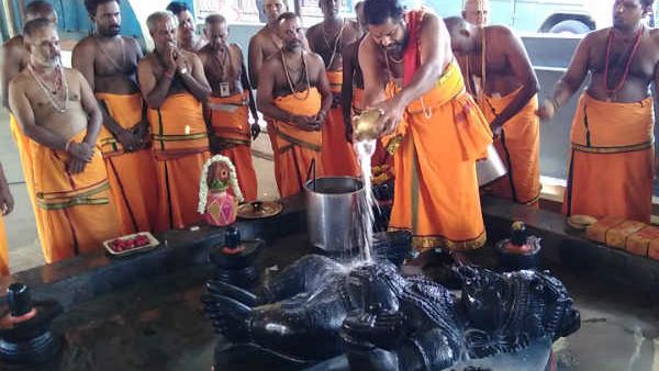 கார்த்திகை மாத வாஸ்து நாள்:  புது வீடு கட்ட ஆசி வழங்கும் வாஸ்து பகவான் 