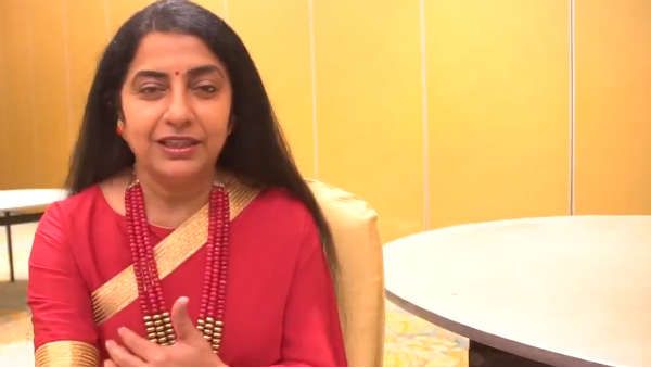 இது நம்ம திரையின் திருவிழா... ஆமாமா.. சுஹாசினி இருக்காங்க!