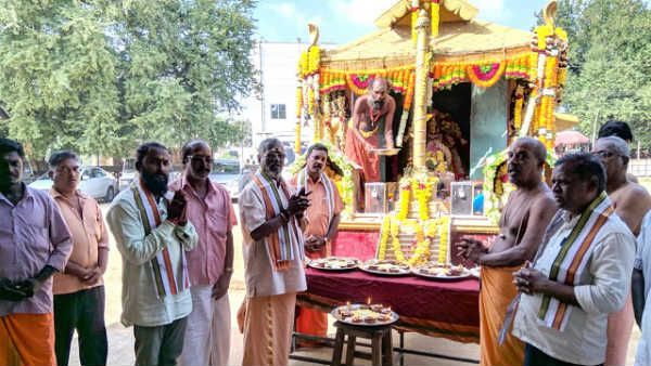 ஸ்ரீ ஐயப்ப தர்ம பிரச்சார ரதம் - ஸ்ரீ தன்வந்திரி பீடத்தில் பக்தர்கள் தரிசனம்