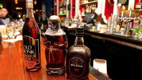 விடிய விடிய.. கிறிஸ்துமஸ், புத்தாண்டு பண்டிகையையொட்டி பார் வசதி ஓட்டல்களுக்கு சிறப்பு அனுமதி