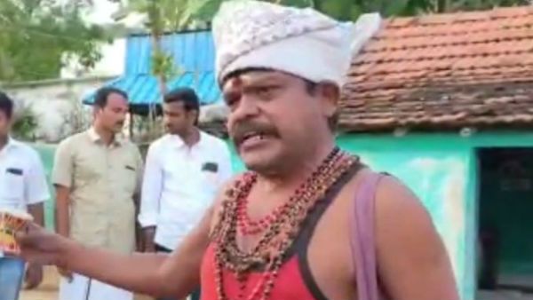 ஜக்கம்மா சொல்லுறா.. ஜக்கம்மா சொல்லுறா.. ஓட்டு போடுங்க.. திமுக நூதன பிரச்சாரம்!