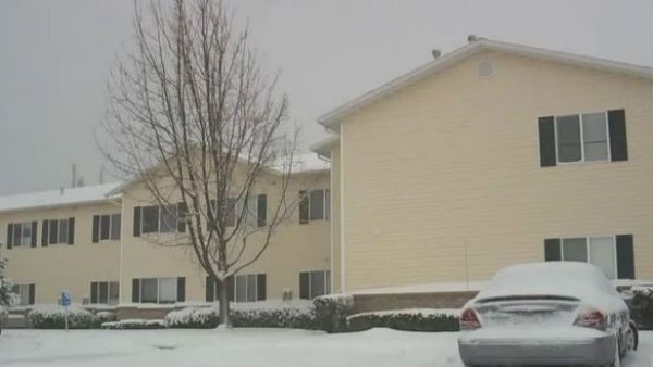 10 ஆண்டுகளாக கணவரின் சடலத்தை ப்ரீசரில் பாதுகாத்த மனைவி.. காரணம் தெரியாமல் போலீசார் குழப்பம்!