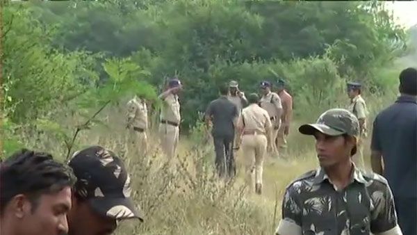 ஹைதராபாத் என்கவுண்டர்.. சம்பவ இடத்தில் மனித உரிமைகள் குழு தீவிர ஆய்வு