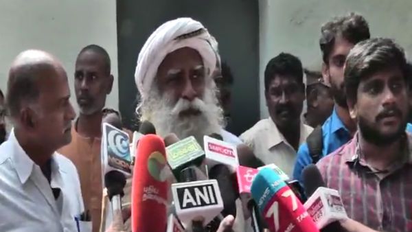 கட்சி, ஜாதி, மத பேதமின்றி பொறுப்பாக வாக்களிக்க வேண்டும்.. ஜக்கி வாசுதேவ் அட்வைஸ்!