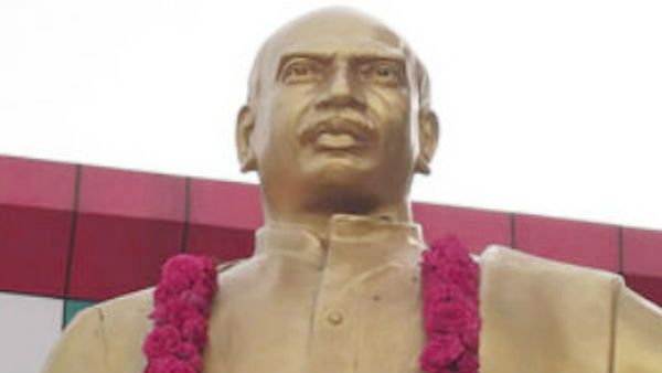 காமராஜர் சிலைக்கு செருப்பு மாலை... சமூக விரோதிகளுக்கு தலைவர்கள் கண்டனம்