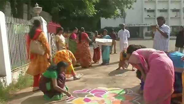 சி.ஏ.ஏ.வுக்கு எதிராக விஸ்வரூபம் எடுக்கும் கோலப் போராட்டம்- விசிக, காங். களமிறங்கின
