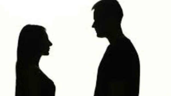 அண்ணி காலை கொழுந்தன் பிடிக்க.. மனைவி கழுத்தை நெரித்து எரித்த கணவர்.. 2019ஐ அதிர வைத்த டிக்டாக் கொலை!