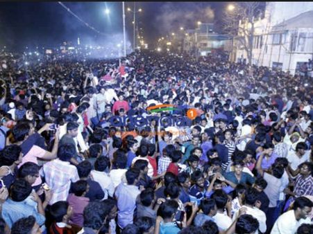 இன்றிரவு சென்னையில் மேம்பாலங்களில் செல்ல அனுமதியில்லை.. 75 மேம்பாலங்களும் மூடப்படுகிறது.. அதிரடி!