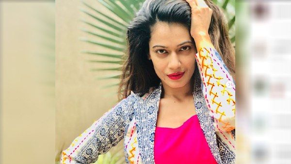 நேரு-இந்திரா குடும்பம் பற்றி சர்ச்சை கருத்து.. பிரபல பாலிவுட் நடிகை பாயல் ரோஹத்கி கைது