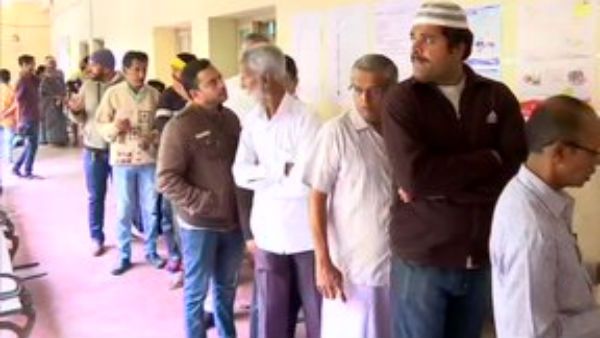 கர்நாடகாவில் நடந்த 15 சட்டசபை தொகுதி இடைத்தேர்தல்.. 66.25 சதவீதம் வாக்குகள் பதிவு