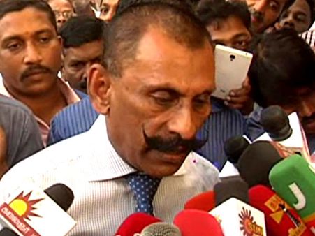 சுப்ரீம் கோர்ட் உத்தரவுப்படி ஆவணங்களை ஒப்படைக்க... பொன்.மாணிக்கவேலுக்கு ஹைகோர்ட் உத்தரவு