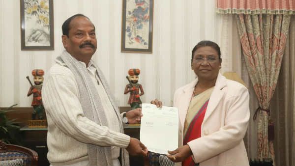 இறுதி வரை நம்பிய ரகுபர் தாஸ்.. படுதோல்வி.. ஜார்க்கண்ட் முதல்வர் பதவியில் இருந்து ராஜினாமா