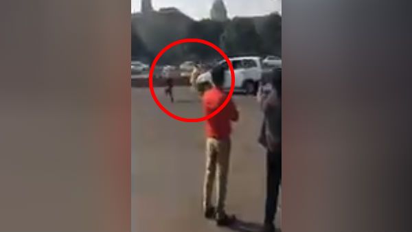 பரபரப்பு வீடியோ.. நாடாளுமன்றத்தில் மத்திய அமைச்சர் ராஜ்நாத் சிங் சென்ற கார் முன் விழுந்த நபர்!