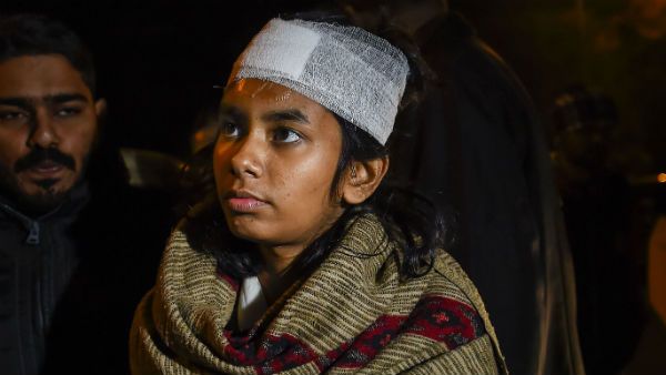 என்னை தாக்கி கொல்ல பார்த்தனர்.. ஆனால் போலீஸ் என்னையே குற்றவாளி என்கிறது.. பொங்கும் ஐஷே கோஷ்!