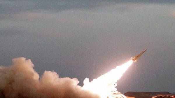 அமெரிக்க படைகள் மீது ஈரான் மீண்டும் சரமாரியாக ஏவுகணை தாக்குதல்.. உச்சகட்ட பரபரப்பு