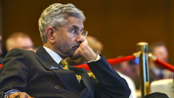 கனடாவில் தமிழக மாணவி மீது கத்திக் குத்து.. படுகாயம்.. அமைச்சர் ஜெய்சங்கர் அதிர்ச்சி