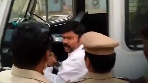 கையை எடுடா.. கோபத்தில் கத்திய கே.சி பழனிசாமி.. அதட்டி உள்ளே அனுப்பிய போலீஸ்.. என்ன நடந்தது?