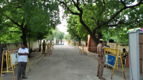 இட்லி இங்க இருக்கு.. சாம்பார், சட்டினி எங்கே?.. அறந்தாங்கியில் வாக்கு எண்ண ஊழியர்கள் மறுப்பு