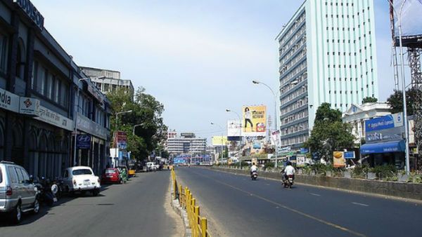 பொங்கல் விடுமுறை எதிரொலி... வெறிச்சோடி காணப்படும் சென்னை சாலைகள்