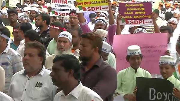 குடியுரிமை திருத்தச் சட்டத்திற்கு எதிர்ப்பு.. சென்னை ஆளுநர் மாளிகை நோக்கி இஸ்லாமியர்கள் பேரணி